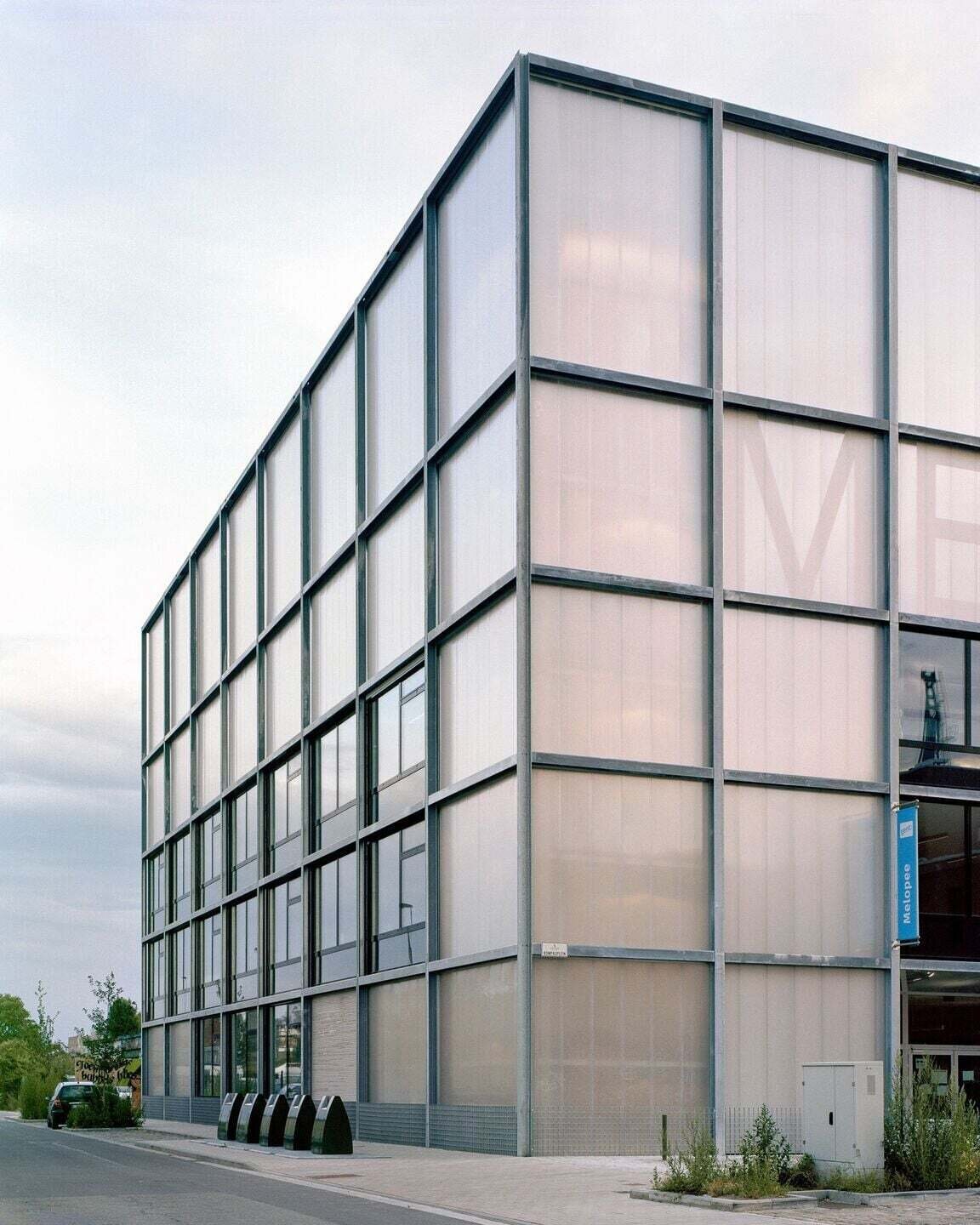 Nieuw stadsgebouw Oude Dokken te Gent